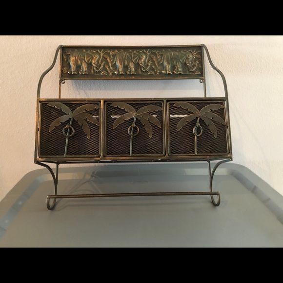 Metal Wall Shelf/Towel Rack & Storage - Picture 7 of 7